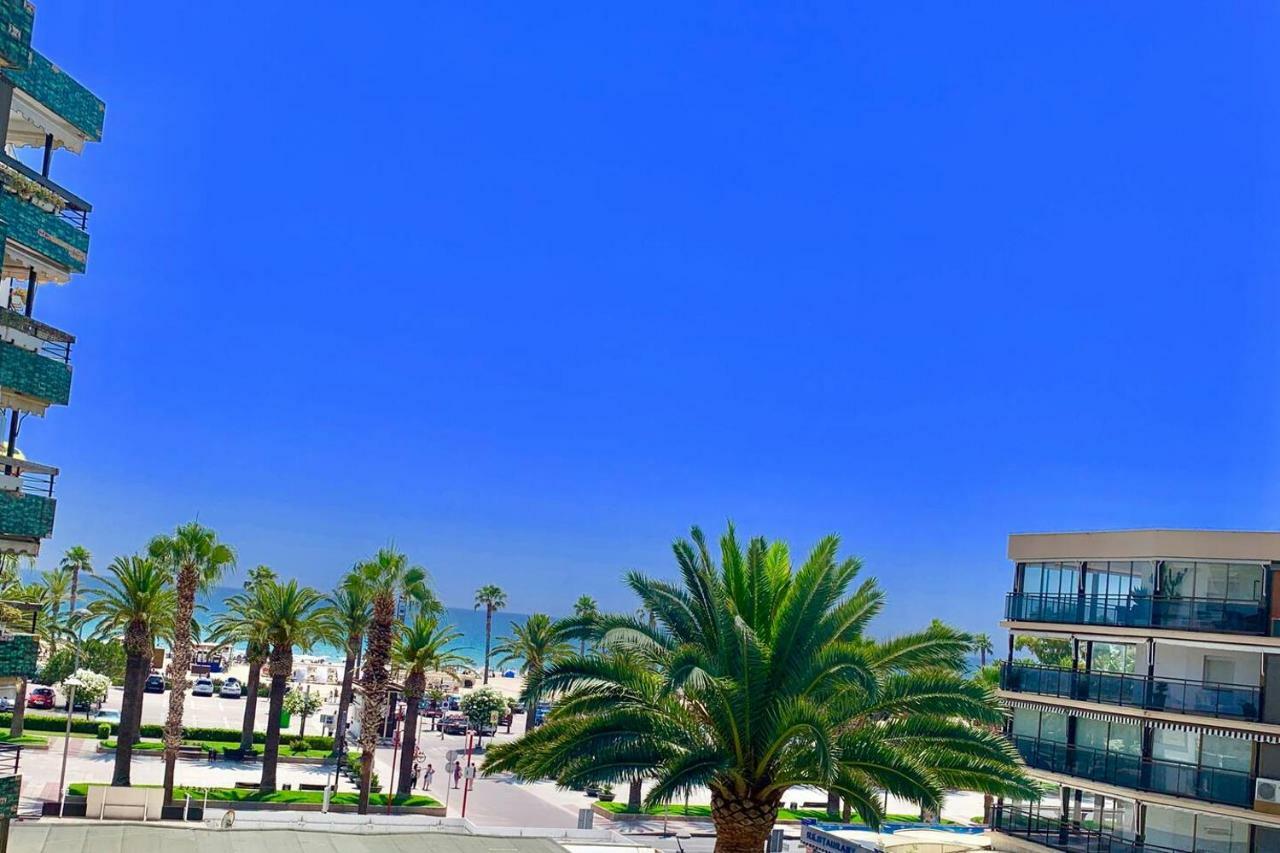 Formentor Beach Primera Linea De Playa Apartment Salou Bagian luar foto
