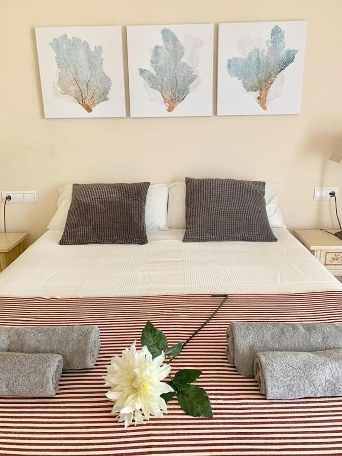 Formentor Beach Primera Linea De Playa Apartment Salou Bagian luar foto